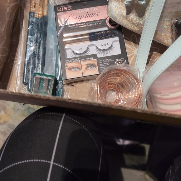 Mixed Package - Picture 8 of 10